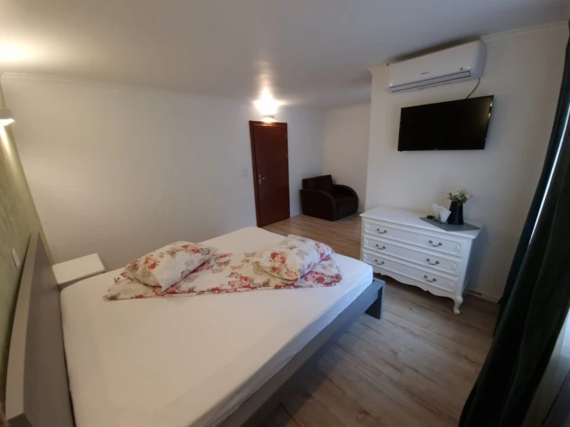 Băile Herculane Cazare | Pensiune (K0541-10) Imaginea poate fi supusă drepturilor de autor. Se recomandă contactarea titularului drepturilor. Băile Herculane Cazare | Pensiune (K0541-10) Imaginea poate fi supusă drepturilor de autor. Se recomandă contactarea titularului drepturilor.