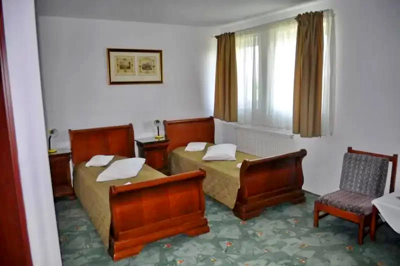 Turda Cazare | Hotel*** (K0816-3) Imaginea poate fi supusă drepturilor de autor. Se recomandă contactarea titularului drepturilor.