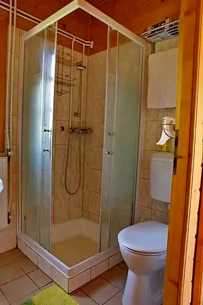 Cazare | Casă de apartamente (K0945-9) Imaginea poate fi supusă drepturilor de autor. Se recomandă contactarea titularului drepturilor. Cazare | Casă de apartamente (K0945-9) Imaginea poate fi supusă drepturilor de autor. Se recomandă contactarea titularului drepturilor.