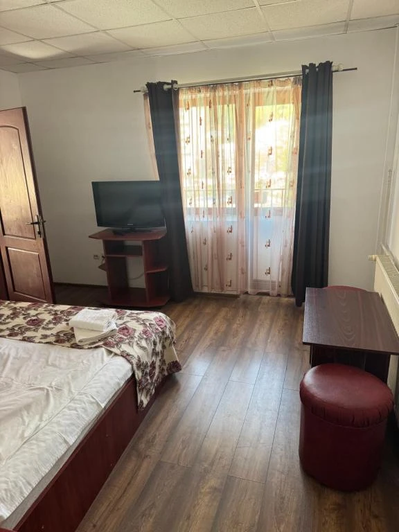 Herkulesfürdő Szállás | Hostel (K1614-16) A kép szerzői jogvédelem alatt állhat. Javasolt a kapcsolatfelvétel a jog tulajdonossal. Herkulesfürdő Szállás | Hostel (K1614-16) A kép szerzői jogvédelem alatt állhat. Javasolt a kapcsolatfelvétel a jog tulajdonossal.