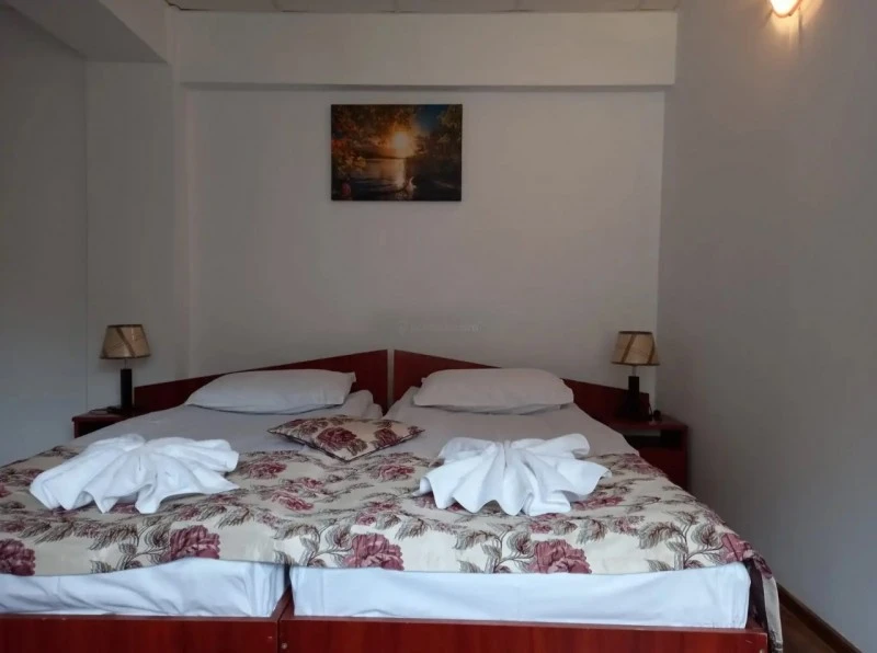 Băile Herculane Cazare | Hostel (K1614-22) Imaginea poate fi supusă drepturilor de autor. Se recomandă contactarea titularului drepturilor. Băile Herculane Cazare | Hostel (K1614-22) Imaginea poate fi supusă drepturilor de autor. Se recomandă contactarea titularului drepturilor.