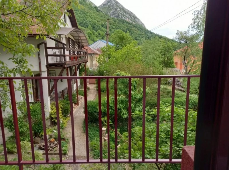 Herkulesfürdő Szállás | Hostel (K1614-24) A kép szerzői jogvédelem alatt állhat. Javasolt a kapcsolatfelvétel a jog tulajdonossal. Herkulesfürdő Szállás | Hostel (K1614-24) A kép szerzői jogvédelem alatt állhat. Javasolt a kapcsolatfelvétel a jog tulajdonossal.