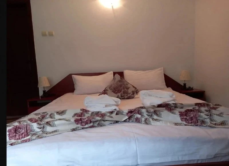 Băile Herculane Cazare | Hostel (K1614-26) Imaginea poate fi supusă drepturilor de autor. Se recomandă contactarea titularului drepturilor. Băile Herculane Cazare | Hostel (K1614-26) Imaginea poate fi supusă drepturilor de autor. Se recomandă contactarea titularului drepturilor.