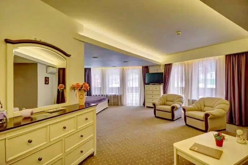 Cazare Băile Tușnad - Hotel Ciucaș *** | Tusnádfürdő - Csukás Hotel ***. Imaginea poate fi supusă drepturilor de autor. Se recomandă contactarea titularului drepturilor.