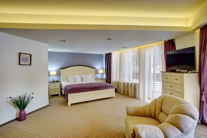 Cazare Băile Tușnad - Hotel Ciucaș *** | Tusnádfürdő - Csukás Hotel ***. Imaginea poate fi supusă drepturilor de autor. Se recomandă contactarea titularului drepturilor.