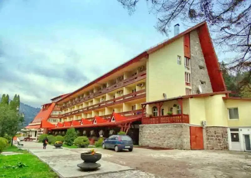Cazare Băile Tușnad - Hotel Ciucaș *** | Tusnádfürdő - Csukás Hotel ***. Imaginea poate fi supusă drepturilor de autor. Se recomandă contactarea titularului drepturilor.