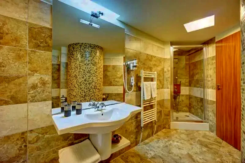 Cazare Băile Tușnad - Hotel Ciucaș *** | Tusnádfürdő - Csukás Hotel ***. Imaginea poate fi supusă drepturilor de autor. Se recomandă contactarea titularului drepturilor.
