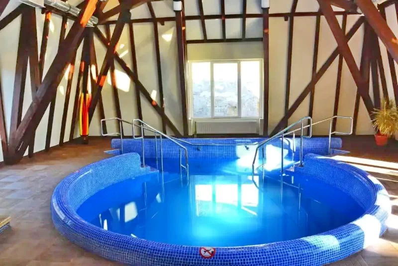 Cazare Băile Tușnad - Hotel Ciucaș *** | Tusnádfürdő - Csukás Hotel ***. Imaginea poate fi supusă drepturilor de autor. Se recomandă contactarea titularului drepturilor.