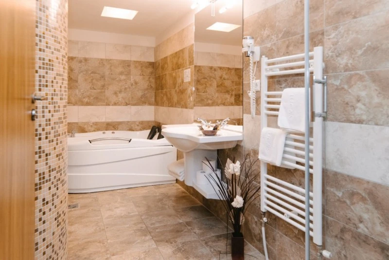 Apartament de lux cu baie - Wellness Hotel Baile Tusnad Apartament de lux cu baie - Wellness Hotel Baile Tusnad