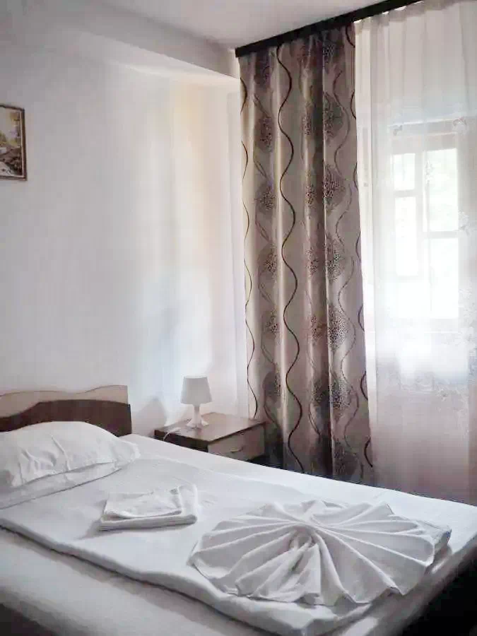 Cazare Băile Herculane - Hostel Saras Sons*** | Herkulesfürdő - Saras Sons Hostel*** . Imaginea poate fi supusă drepturilor de autor. Se recomandă contactarea titularului drepturilor.