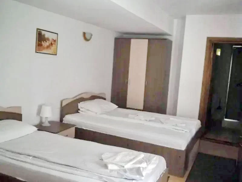Cazare Băile Herculane - Hostel Saras Sons*** | Herkulesfürdő - Saras Sons Hostel*** . Imaginea poate fi supusă drepturilor de autor. Se recomandă contactarea titularului drepturilor.