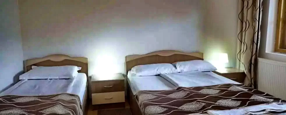 Cazare Băile Herculane - Hostel Saras Sons*** | Herkulesfürdő - Saras Sons Hostel*** . Imaginea poate fi supusă drepturilor de autor. Se recomandă contactarea titularului drepturilor.