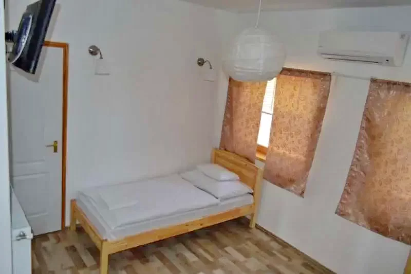  Cazare | Casă de oaspeți (K0958-6) Imaginea poate fi supusă drepturilor de autor. Se recomandă contactarea titularului drepturilor.