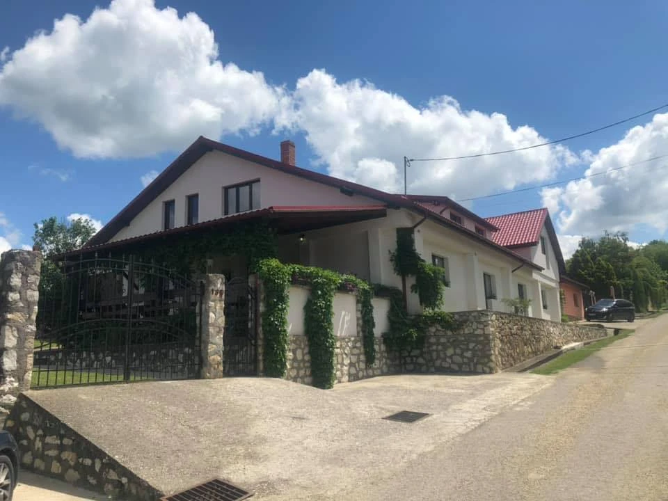Sasca Montană Cazare | Pensiune (K1274-71) Imaginea poate fi supusă drepturilor de autor. Se recomandă contactarea titularului drepturilor.