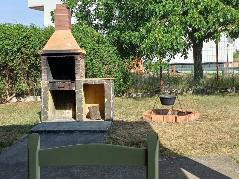 Félixfürdő Szállás | Panzió (K1449-17) A kép szerzői jogvédelem alatt állhat. Javasolt a kapcsolatfelvétel a jog tulajdonossal. Félixfürdő Szállás | Panzió (K1449-17) A kép szerzői jogvédelem alatt állhat. Javasolt a kapcsolatfelvétel a jog tulajdonossal.