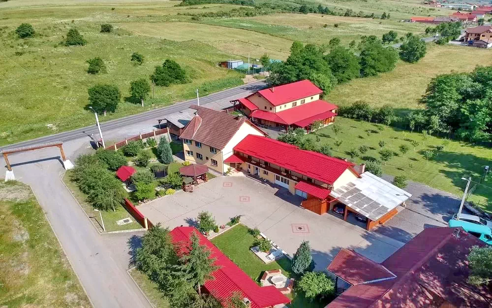 Corund Cazare | Casă de oaspeți (K0033-1) Imaginea poate fi supusă drepturilor de autor. Se recomandă contactarea titularului drepturilor.