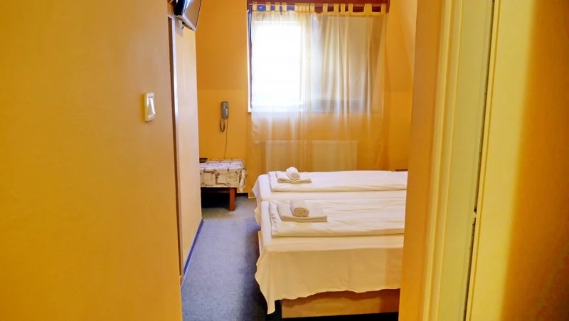 Budapesta Cazare | Hotel** (K1055-28) Imaginea poate fi supusă drepturilor de autor. Se recomandă contactarea titularului drepturilor. Budapesta Cazare | Hotel** (K1055-28) Imaginea poate fi supusă drepturilor de autor. Se recomandă contactarea titularului drepturilor.