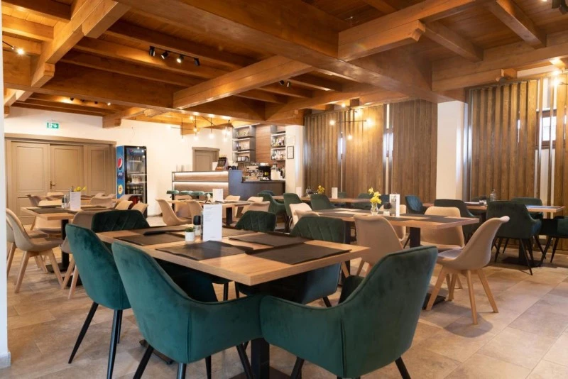 Harghita-Băi Cazare | Hotel*** (K1520-6) Imaginea poate fi supusă drepturilor de autor. Se recomandă contactarea titularului drepturilor. Harghita-Băi Cazare | Hotel*** (K1520-6) Imaginea poate fi supusă drepturilor de autor. Se recomandă contactarea titularului drepturilor.