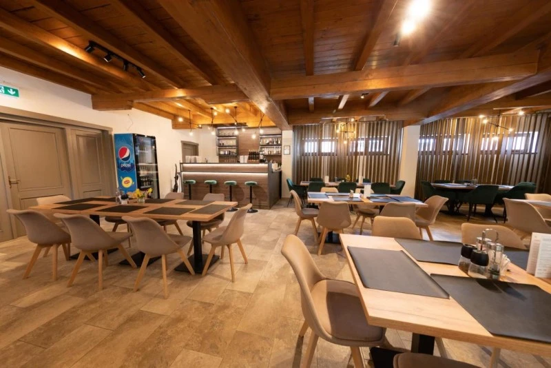 Harghita-Băi Cazare | Hotel*** (K1520-10) Imaginea poate fi supusă drepturilor de autor. Se recomandă contactarea titularului drepturilor. Harghita-Băi Cazare | Hotel*** (K1520-10) Imaginea poate fi supusă drepturilor de autor. Se recomandă contactarea titularului drepturilor.