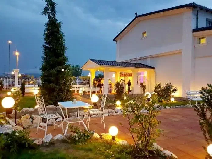 Gyulafehérvár Szállás | Hostel (K1182-18) A kép szerzői jogvédelem alatt állhat. Javasolt a kapcsolatfelvétel a jog tulajdonossal. Gyulafehérvár Szállás | Hostel (K1182-18) A kép szerzői jogvédelem alatt állhat. Javasolt a kapcsolatfelvétel a jog tulajdonossal.