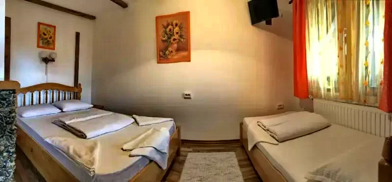 Corund Cazare | Cabană (K0778-17) Imaginea poate fi supusă drepturilor de autor. Se recomandă contactarea titularului drepturilor. Corund Cazare | Cabană (K0778-17) Imaginea poate fi supusă drepturilor de autor. Se recomandă contactarea titularului drepturilor.