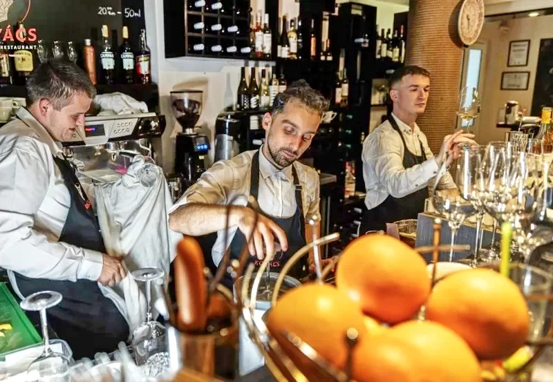 Sfântu Gheorghe Cazare | Hotel*** (K1433-36) Imaginea poate fi supusă drepturilor de autor. Se recomandă contactarea titularului drepturilor. Sfântu Gheorghe Cazare | Hotel*** (K1433-36) Imaginea poate fi supusă drepturilor de autor. Se recomandă contactarea titularului drepturilor.
