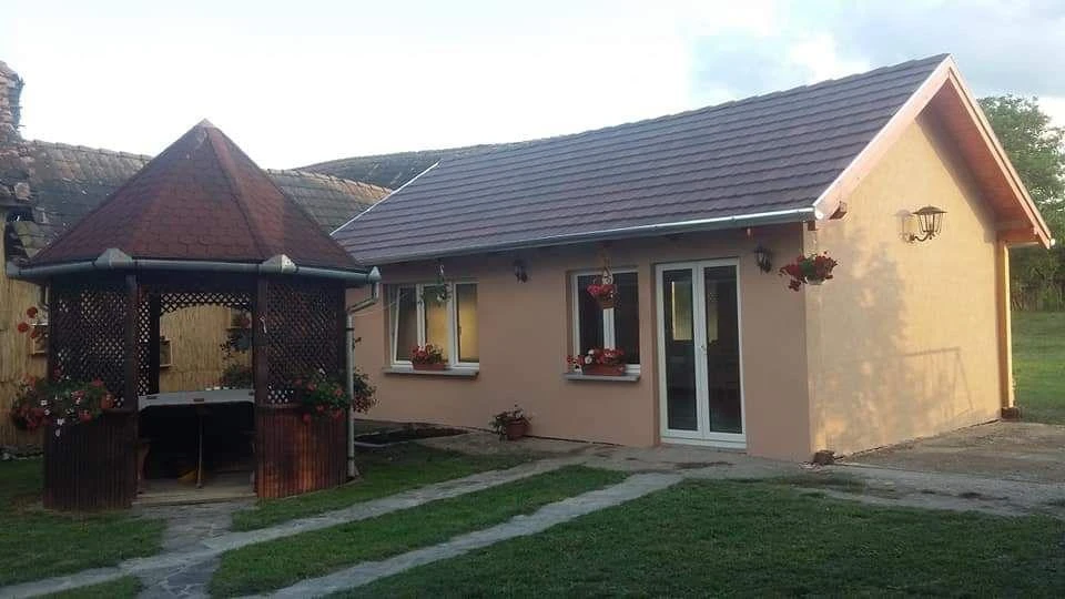 Szállás  Bisericani - Casa de Oaspeți Zöldfenyő | Székelyszentlélek - Zöldfenyő Vendégház. A kép szerzői jogvédelem alatt állhat. Javasolt a kapcsolatfelvétel a jog tulajdonossal.