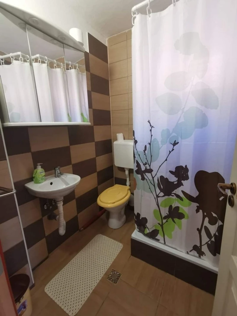 Szállás  Bisericani - Casa de Oaspeți Zöldfenyő | Székelyszentlélek - Zöldfenyő Vendégház. A kép szerzői jogvédelem alatt állhat. Javasolt a kapcsolatfelvétel a jog tulajdonossal.