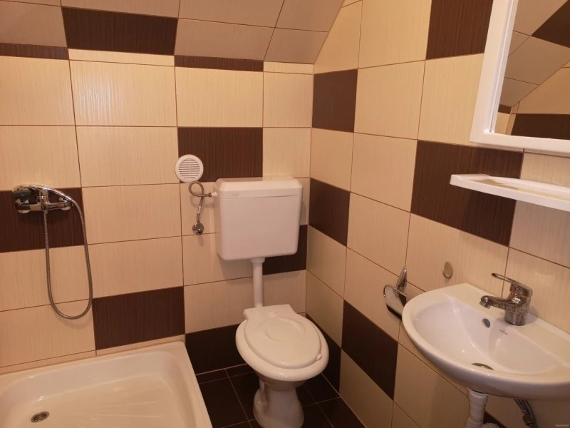 Szállás  Bisericani - Casa de Oaspeți Zöldfenyő | Székelyszentlélek - Zöldfenyő Vendégház. A kép szerzői jogvédelem alatt állhat. Javasolt a kapcsolatfelvétel a jog tulajdonossal.