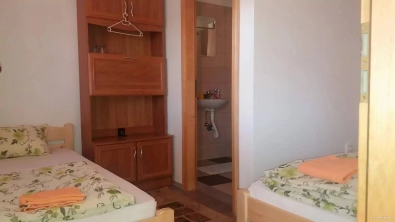Szállás  Bisericani - Casa de Oaspeți Zöldfenyő | Székelyszentlélek - Zöldfenyő Vendégház. A kép szerzői jogvédelem alatt állhat. Javasolt a kapcsolatfelvétel a jog tulajdonossal.