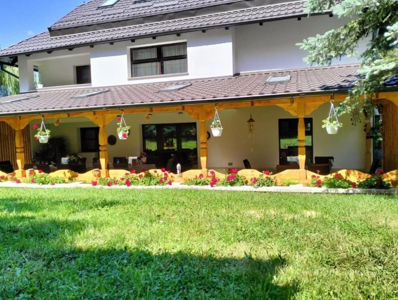Cazare Vama - Bucovina - Pensiunea Lucretia**** | Bukovina - Vama - Lucretia Panzió****. Imaginea poate fi supusă drepturilor de autor. Se recomandă contactarea titularului drepturilor.