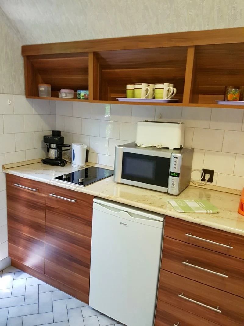 Cazare | Casă de apartamente (K0906-14) Imaginea poate fi supusă drepturilor de autor. Se recomandă contactarea titularului drepturilor. Cazare | Casă de apartamente (K0906-14) Imaginea poate fi supusă drepturilor de autor. Se recomandă contactarea titularului drepturilor.
