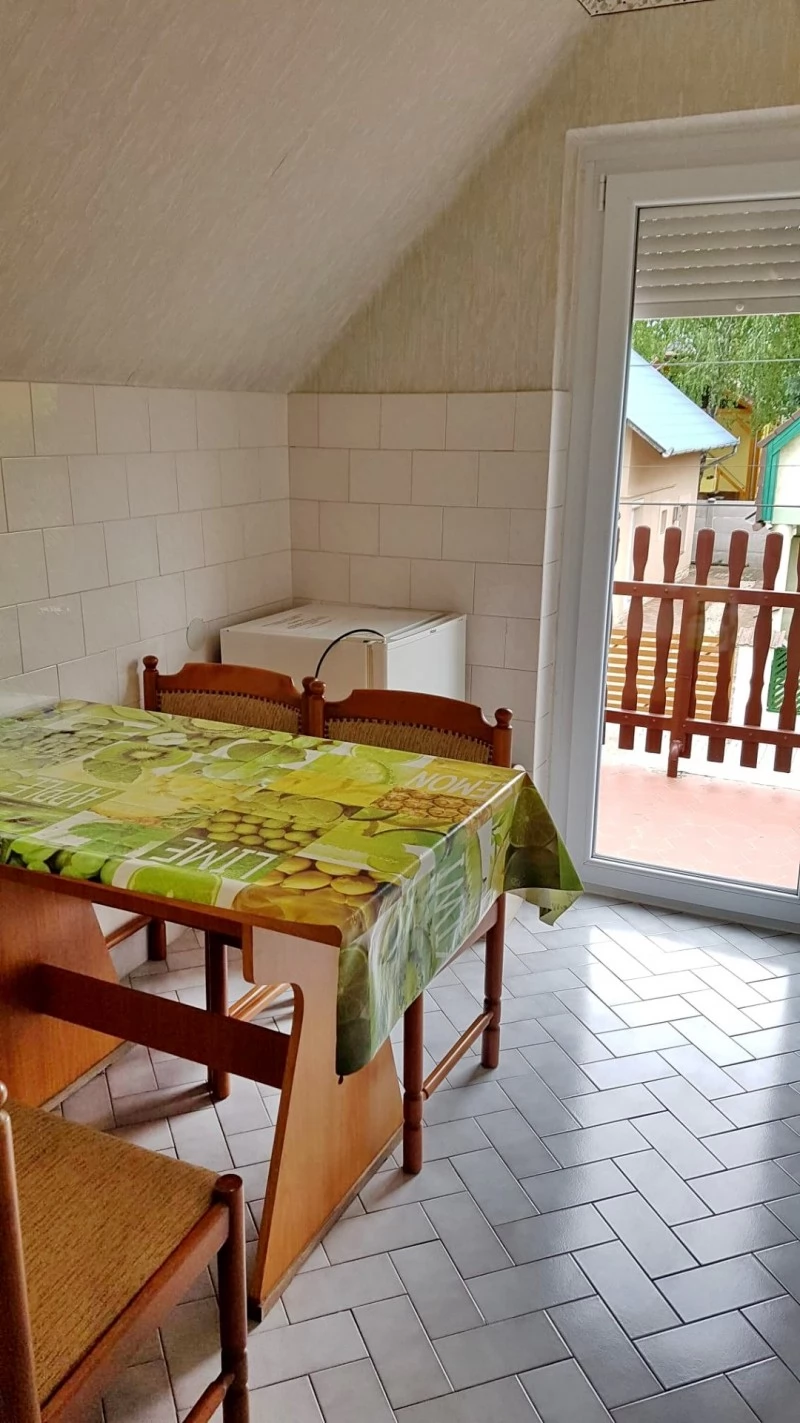 Cazare | Casă de apartamente (K0906-20) Imaginea poate fi supusă drepturilor de autor. Se recomandă contactarea titularului drepturilor. Cazare | Casă de apartamente (K0906-20) Imaginea poate fi supusă drepturilor de autor. Se recomandă contactarea titularului drepturilor.