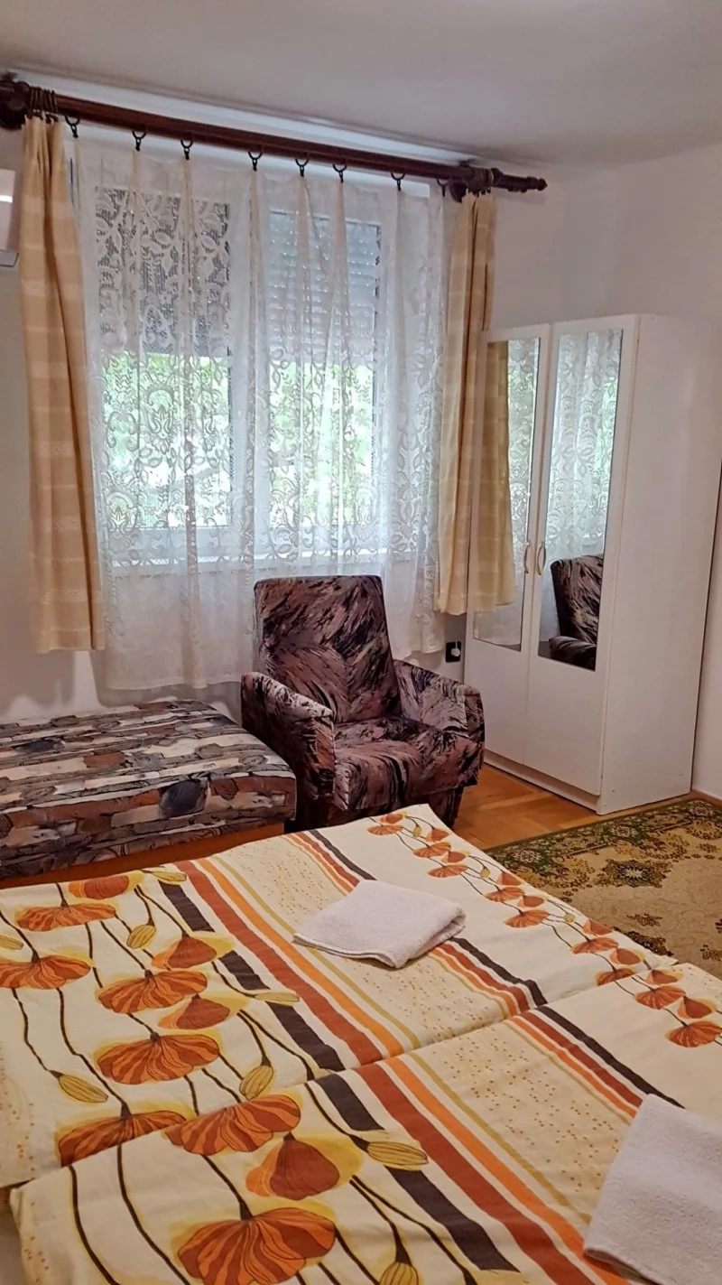 Cazare | Casă de apartamente (K0906-30) Imaginea poate fi supusă drepturilor de autor. Se recomandă contactarea titularului drepturilor. Cazare | Casă de apartamente (K0906-30) Imaginea poate fi supusă drepturilor de autor. Se recomandă contactarea titularului drepturilor.