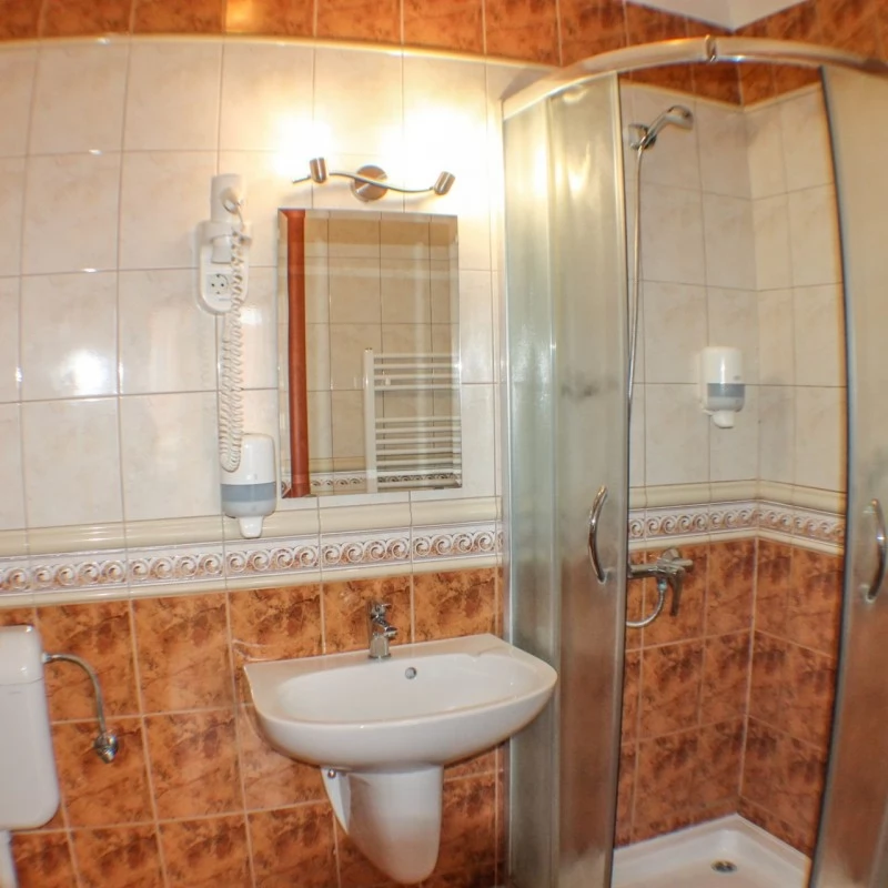 Cazare | Hotel*** (K0168-18) Imaginea poate fi supusă drepturilor de autor. Se recomandă contactarea titularului drepturilor. Cazare | Hotel*** (K0168-18) Imaginea poate fi supusă drepturilor de autor. Se recomandă contactarea titularului drepturilor.