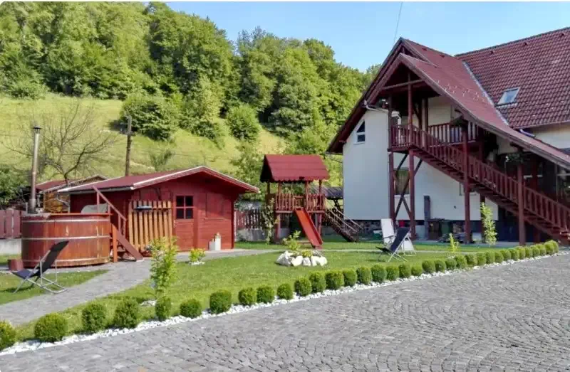 Odorheiu Secuiesc Cazare | Vilă (K0636-46) Imaginea poate fi supusă drepturilor de autor. Se recomandă contactarea titularului drepturilor. Odorheiu Secuiesc Cazare | Vilă (K0636-46) Imaginea poate fi supusă drepturilor de autor. Se recomandă contactarea titularului drepturilor.