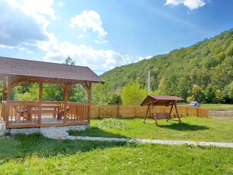 Cazare Sub Cetate - Casa de oaspeți László Julianna | Zeteváralja - László Julianna Vendégház. Imaginea poate fi supusă drepturilor de autor. Se recomandă contactarea titularului drepturilor.