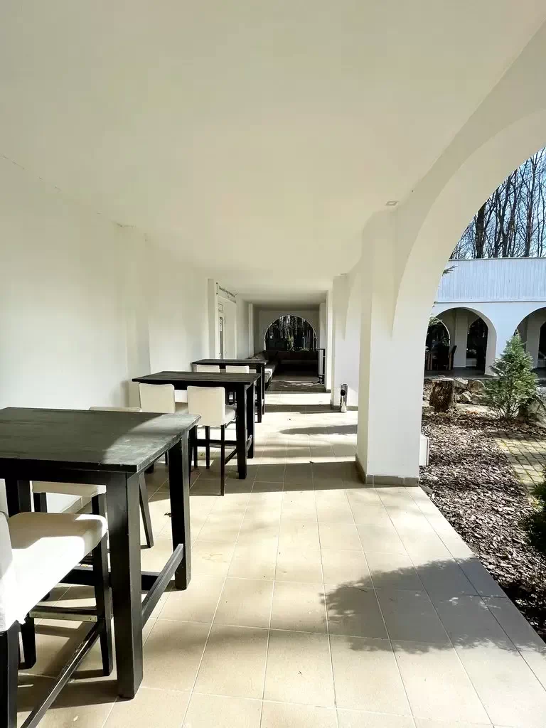  Cazare | Hotel*** (K1085-46) Imaginea poate fi supusă drepturilor de autor. Se recomandă contactarea titularului drepturilor.