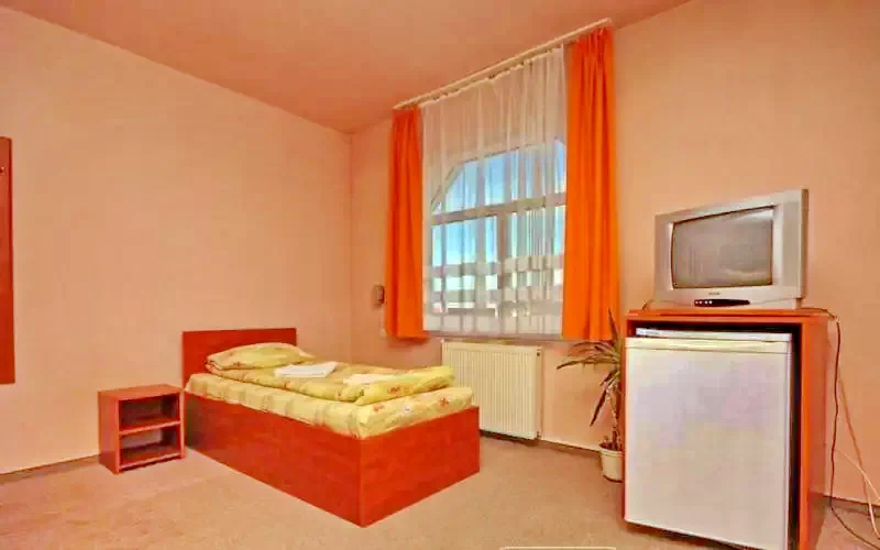 Cazare Gheorgheni - Motel Imola** | Gyergyószentmiklós - Imola Motel**. Imaginea poate fi supusă drepturilor de autor. Se recomandă contactarea titularului drepturilor.