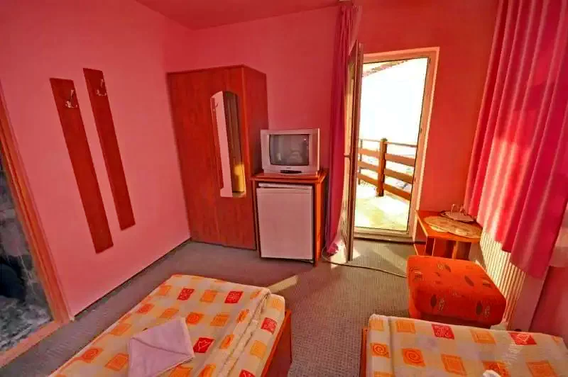 Cazare Gheorgheni - Motel Imola** | Gyergyószentmiklós - Imola Motel**. Imaginea poate fi supusă drepturilor de autor. Se recomandă contactarea titularului drepturilor.