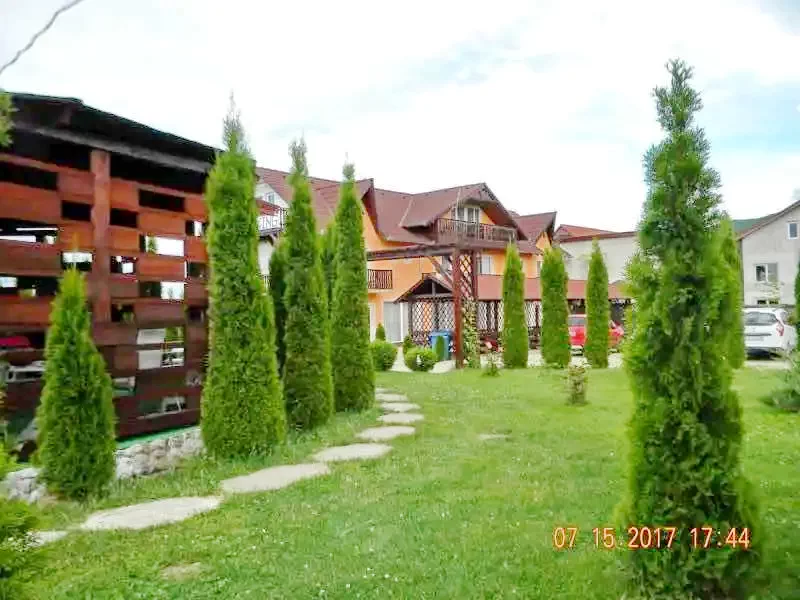 Cazare Sâmbăta de Sus - Pensiunea Mountainking*** | Felsőszombatfalva - Mountainking Panzió*** . Imaginea poate fi supusă drepturilor de autor. Se recomandă contactarea titularului drepturilor.