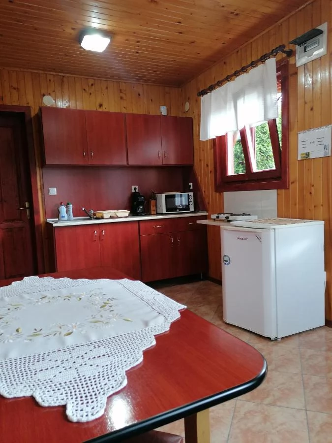 Corund Cazare | Cabană (K0277-12) Imaginea poate fi supusă drepturilor de autor. Se recomandă contactarea titularului drepturilor. Corund Cazare | Cabană (K0277-12) Imaginea poate fi supusă drepturilor de autor. Se recomandă contactarea titularului drepturilor.