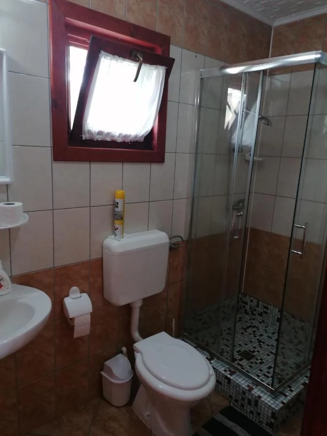 Corund Cazare | Cabană (K0277-13) Imaginea poate fi supusă drepturilor de autor. Se recomandă contactarea titularului drepturilor. Corund Cazare | Cabană (K0277-13) Imaginea poate fi supusă drepturilor de autor. Se recomandă contactarea titularului drepturilor.