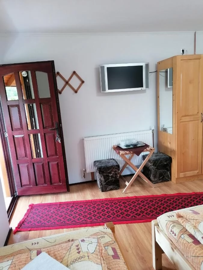 Corund Cazare | Cabană (K0277-38) Imaginea poate fi supusă drepturilor de autor. Se recomandă contactarea titularului drepturilor. Corund Cazare | Cabană (K0277-38) Imaginea poate fi supusă drepturilor de autor. Se recomandă contactarea titularului drepturilor.