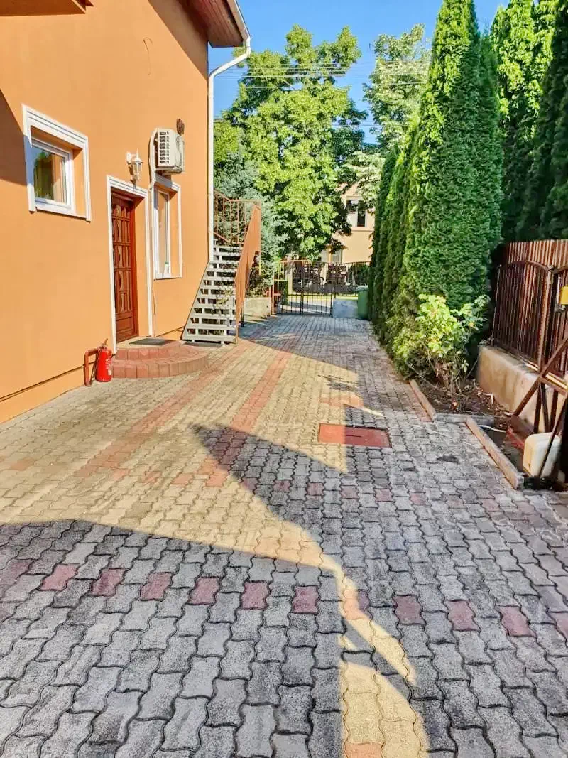 Cazare | Casă de oaspeți (K0001-13) Imaginea poate fi supusă drepturilor de autor. Se recomandă contactarea titularului drepturilor. Cazare | Casă de oaspeți (K0001-13) Imaginea poate fi supusă drepturilor de autor. Se recomandă contactarea titularului drepturilor.