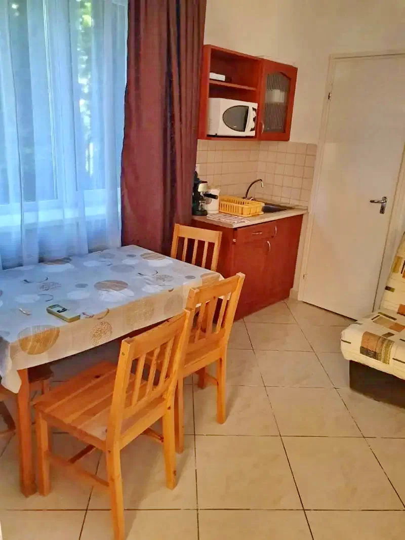 Hajdúszoboszló Szállás | Vendégház (K0001-16) A kép szerzői jogvédelem alatt állhat. Javasolt a kapcsolatfelvétel a jog tulajdonossal. Hajdúszoboszló Szállás | Vendégház (K0001-16) A kép szerzői jogvédelem alatt állhat. Javasolt a kapcsolatfelvétel a jog tulajdonossal.
