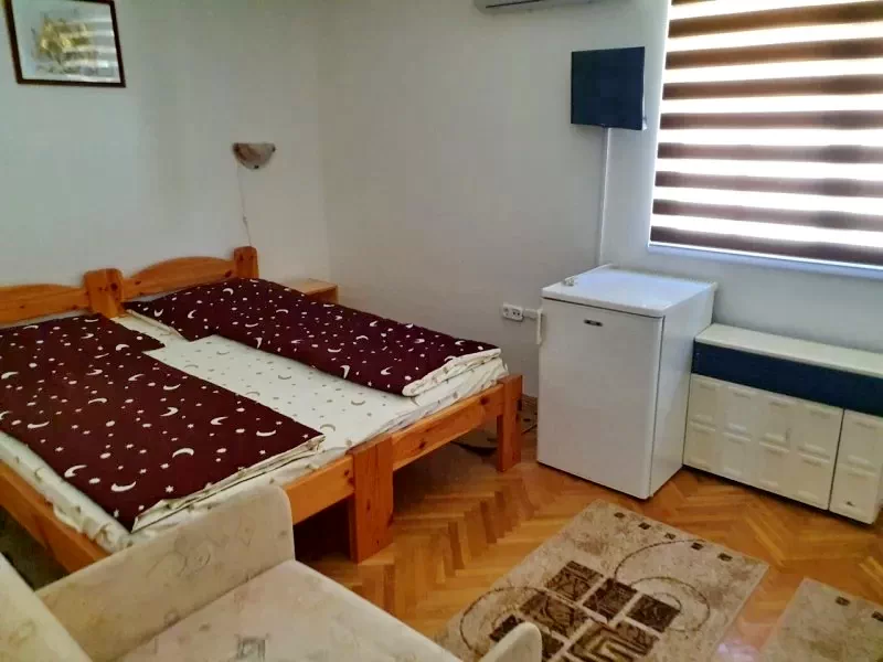 Cazare | Casă de oaspeți (K0001-25) Imaginea poate fi supusă drepturilor de autor. Se recomandă contactarea titularului drepturilor. Cazare | Casă de oaspeți (K0001-25) Imaginea poate fi supusă drepturilor de autor. Se recomandă contactarea titularului drepturilor.