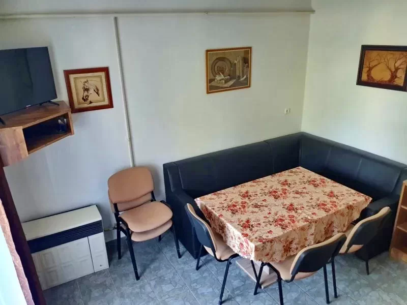 Cazare | Casă de oaspeți (K0001-32) Imaginea poate fi supusă drepturilor de autor. Se recomandă contactarea titularului drepturilor. Cazare | Casă de oaspeți (K0001-32) Imaginea poate fi supusă drepturilor de autor. Se recomandă contactarea titularului drepturilor.