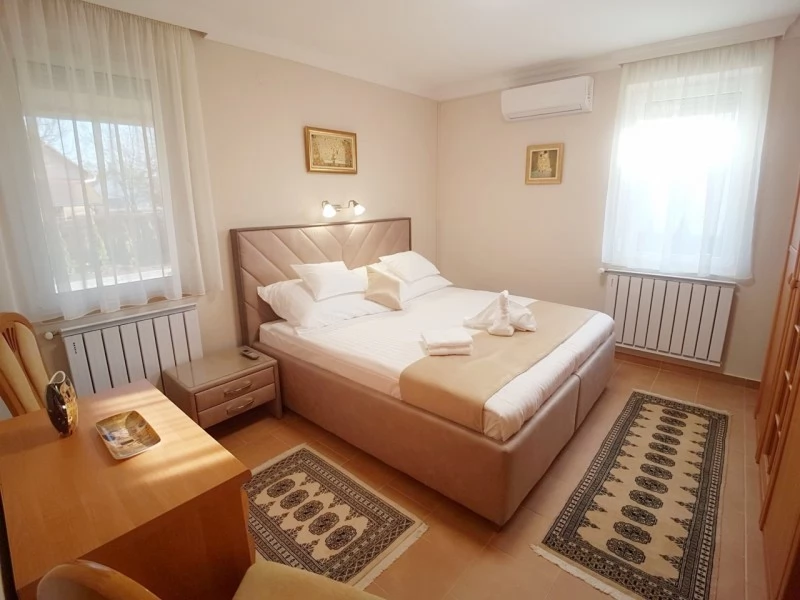 Cazare | Vilă (K0903-11) Imaginea poate fi supusă drepturilor de autor. Se recomandă contactarea titularului drepturilor. Cazare | Vilă (K0903-11) Imaginea poate fi supusă drepturilor de autor. Se recomandă contactarea titularului drepturilor.