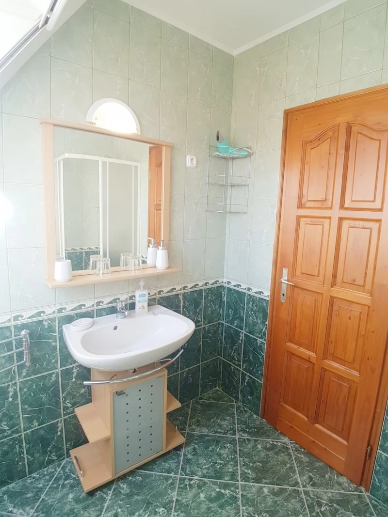 Cazare | Vilă (K0903-28) Imaginea poate fi supusă drepturilor de autor. Se recomandă contactarea titularului drepturilor. Cazare | Vilă (K0903-28) Imaginea poate fi supusă drepturilor de autor. Se recomandă contactarea titularului drepturilor.